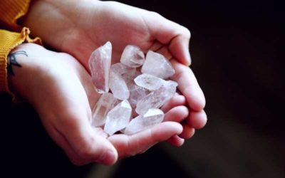Los efectos piezoeléctricos de los cristales de cuarzo y la sanación