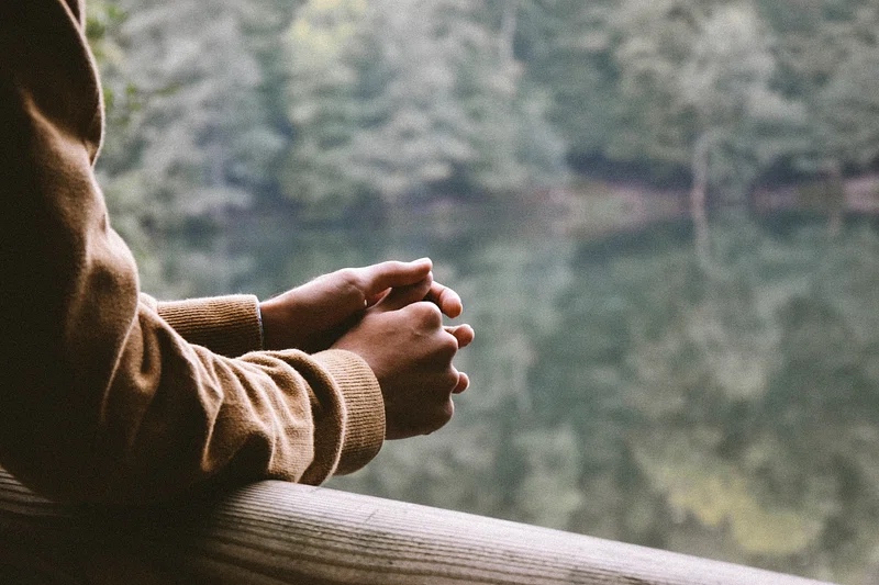 Volver al Refugio Seguro: Herramientas Holísticas para Calmar tu Sistema Nervioso tras un Trauma